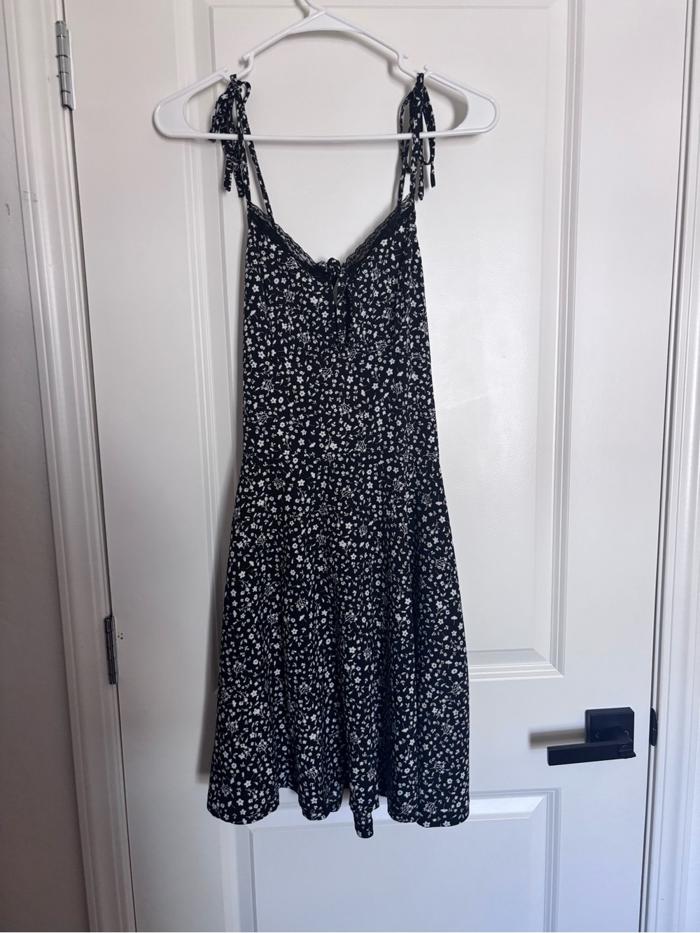 ROMWE Black Mini Dress with White Ditsy Floral